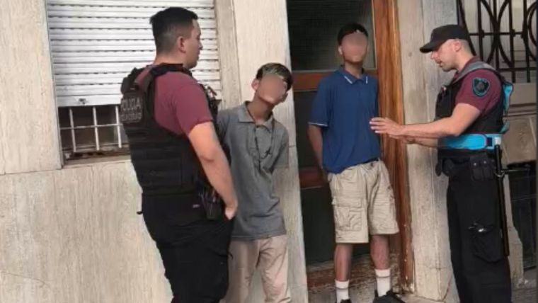 La imagen de los jovenes detenidos en Recoleta.