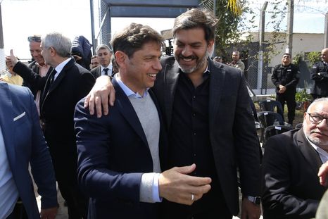 El oficialismo bonaerense defiende la reelección indefinida de los intendentes. Foto: Foto: X de Axel Kicillof  @KicillofOK