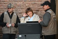 El voto de Bullrich se demoró y vivió un incómodo momento Foto: Télam El voto de Bullrich se demoró y vivió un incómodo momento Foto: Télam