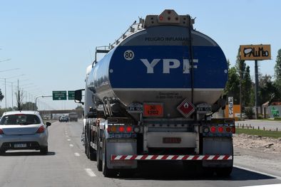 MDZol | camion cisterna ypf naftas (4)