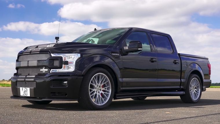 Ford F-150 vs Monster Truck Foto: CarWow