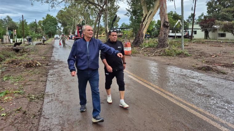 El intendente recorrió las zonas más afectadas de San Martín.