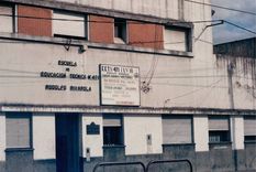 Docentes de unas escuela rosarina aprovecharon las PASO para visibilizar su reclamo Foto: Archivo MDZ