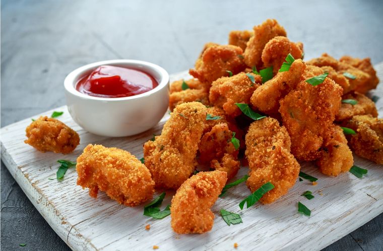 Nuggets de pollo Una receta muy simple para hacer nuggets caseros Foto: Shutterstock