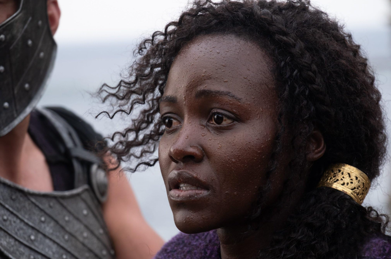 Lupita Nyongo interpreta a Helena de Troya en "La Odisea" de Christopher Nolan.