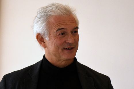 El cónsul Ramón Blecua Casas brindó detalles sobre los plazos y el procedimiento para acceder a la ciudadanía española por la Ley de Nietos. El cónsul Ramón Blecua Casas brindó detalles sobre los plazos y el procedimiento para acceder a la ciudadanía española por la Ley de Nietos.