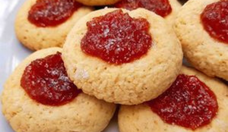 La receta de pepas de membrillo permite obtener dulces tiernos con relleno perfectamente centrado. La receta de pepas de membrillo permite obtener dulces tiernos con relleno perfectamente centrado.