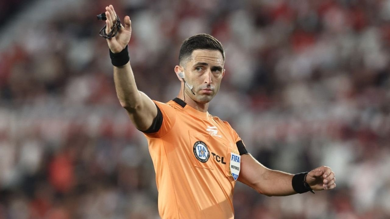 Arasa fue parado por su mal desempeño en el River-Gimnasia. Arasa fue parado por su mal desempeño en el River-Gimnasia.