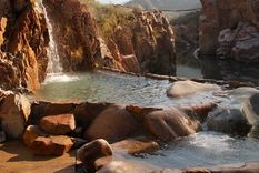 Cacheuta combina relax termal y aventura de montaña en pleno corazón cordillerano.