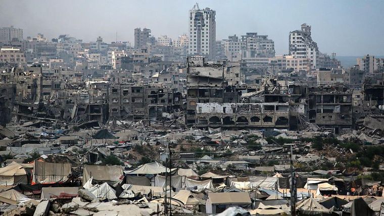 Muchas instalaciones, incluidos hospitales, han sido destruidas desde el comienzo de la guerra en Gaza.