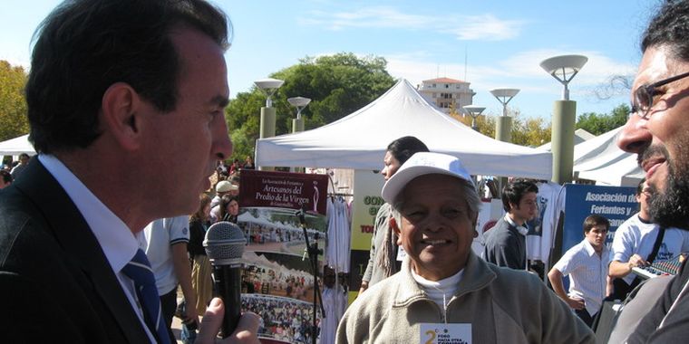 Pérez habló en público antes de ingresar al auditorio. Foto: Carlos Fernández / MDZ