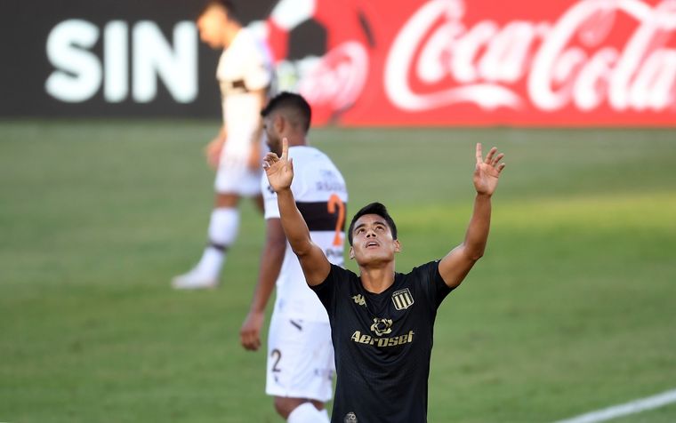 Lorenzo Melgarejo festeja el gol que abrió el marcador. Foto: Racing Club