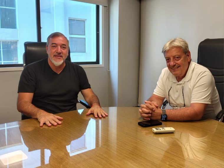 Representantes de la UOM y ATE reunidos para trabajar contra la reforma laboral.