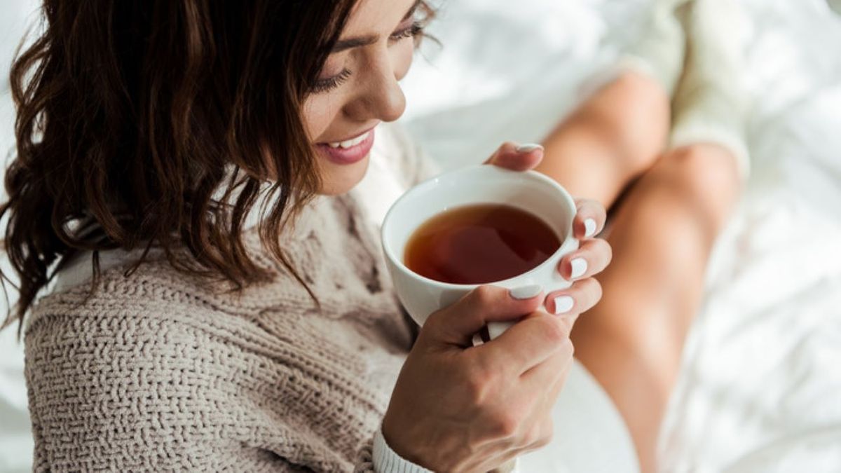 El té que gana fama y se convierte en el nuevo secreto natural contra las arrugas