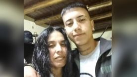 Luciano Gómez, la víctima fatal del hecho ocurrido en agosto de 2023, junto a su madre, quien declaró este lunes en el juicio por jurados.  Luciano Gómez, la víctima fatal del hecho ocurrido en agosto de 2023, junto a su madre, quien declaró este lunes en el juicio por jurados.