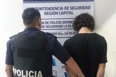 El asesino fue detenido de inmediato y trasladado a una comisaría de Melchor Romero Foto: NA