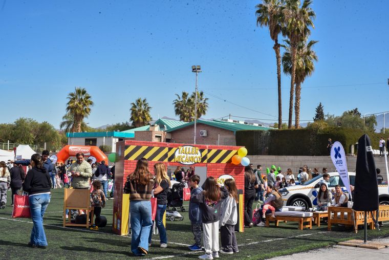 Alegría, unión familiar y premios increíbles. Alegría, unión familiar y premios increíbles.