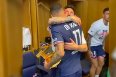 el emotivo mensaje al oido de di maria a messi cuando se abrazaron en el vestuario del psg