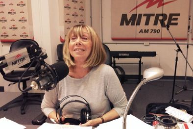 MDZol | Nora Perlé y una de sus pasiones, la radio.