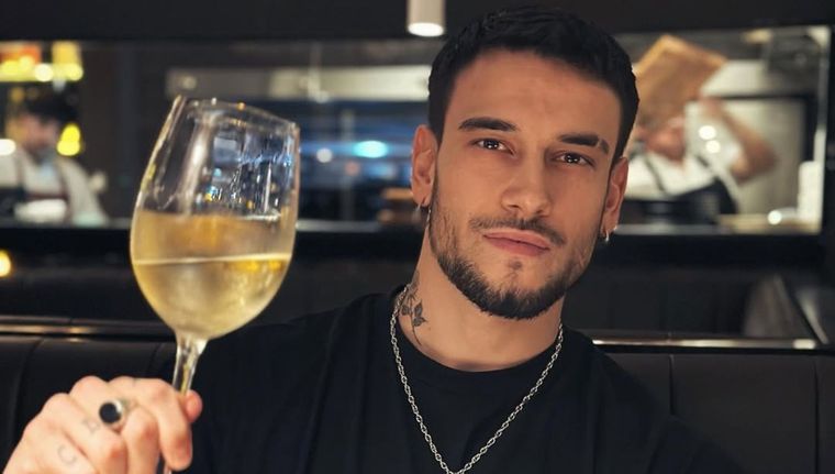 El músico que habría tenido un romance con Wanda Nara. Foto: Instagram: @agusbernasconi07