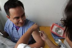 Existe la preocupación de que la vacuna contra el covid-19 tarde mucho en llegar a los países más pobres.