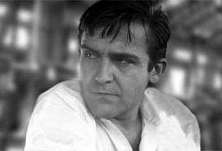 El poeta santafecino fue asesinado a los 46 años en una esquina de Dorrego.