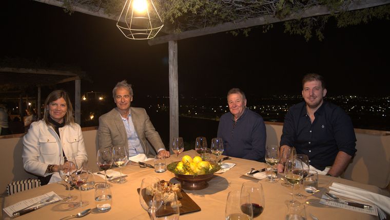 Una noche de buenas noticias. Una noche de buenas noticias.