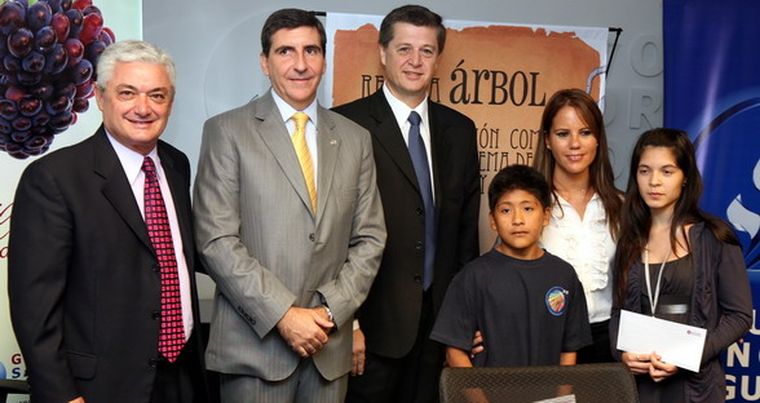 Autoridades de Sancor Seguros recibieron a alumnos de la escuela hogar Eva Perón, una de los dos colegios apadrinados. Foto: Gentileza