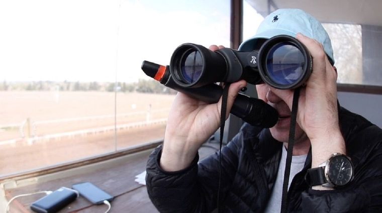 Flaco Gabrielli es el destacado relator del tur mendocino desde hace 30 años. Foto: Gentileza