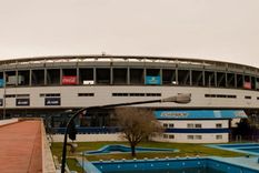 Racing informó que cambiará el personal que se encarga de preservar el campo de juego del Cilindro de Avellaneda. Racing informó que cambiará el personal que se encarga de preservar el campo de juego del Cilindro de Avellaneda.