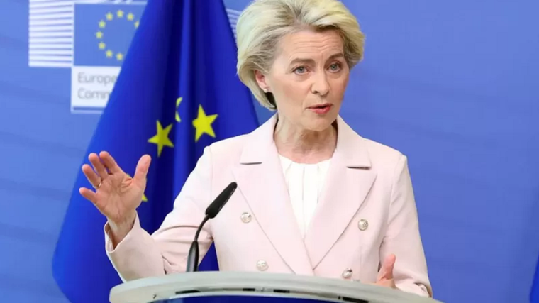 La presidenta de la Comisión Europea, Ursula von der Leyen, hizo el anuncio del nuevo paquete de medidas en contra de Rusia Foto: GETTY IMAGES