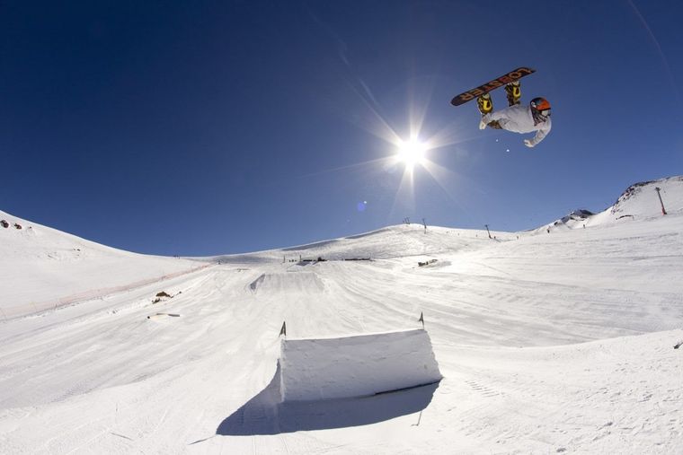 Chile cuenta con centros de ski distribuidos en toda la Cordillera de Los Andes, desde la región central.