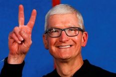 Foto: REUTERS. El premio hace parte de un trato que Cook firmó cuando tomó el relevo de la dirección de la compañía de parte de Steve Jobs.
