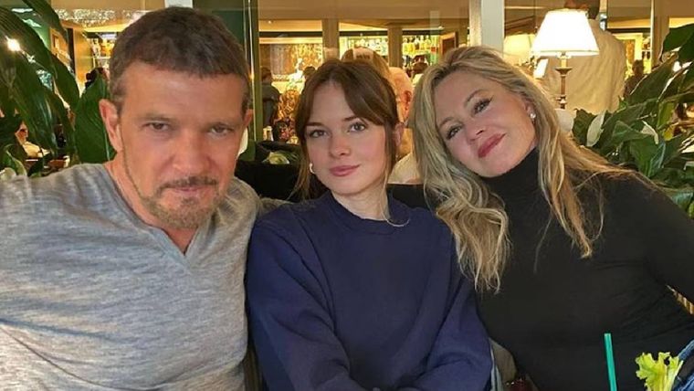 Stella Banderas, la hija de Antonio Banderas y Melanie Griffith, tiene 26 años.