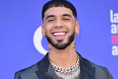 Anuel AA confirmó su noviazgo con la modelo venezolana Laury Saavedra.
