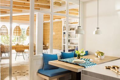 MDZol | Nueva tendencia en decoración, práctica, moderna, funcional y estética: separar ambientes con revestimientos Foto: Freepik