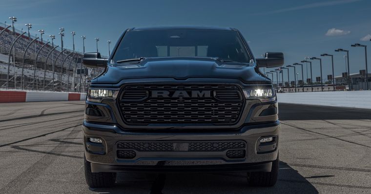 Ram 1500 2026 sorprende con el regreso del HEMI V-8 y un diseño que impone.