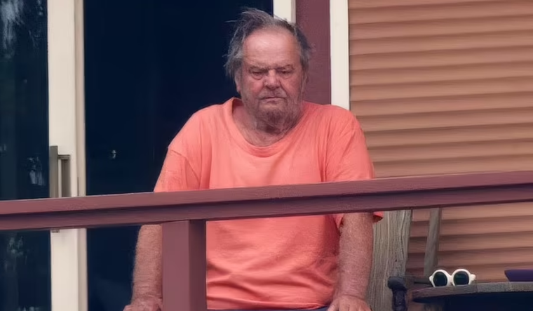 Apareció nuevamente Jack Nicholson, pero el aspecto físico que mostró preocupó de cierta forma a sus fanáticos. Foto: Diggzy / Jesal / SplashNews.com