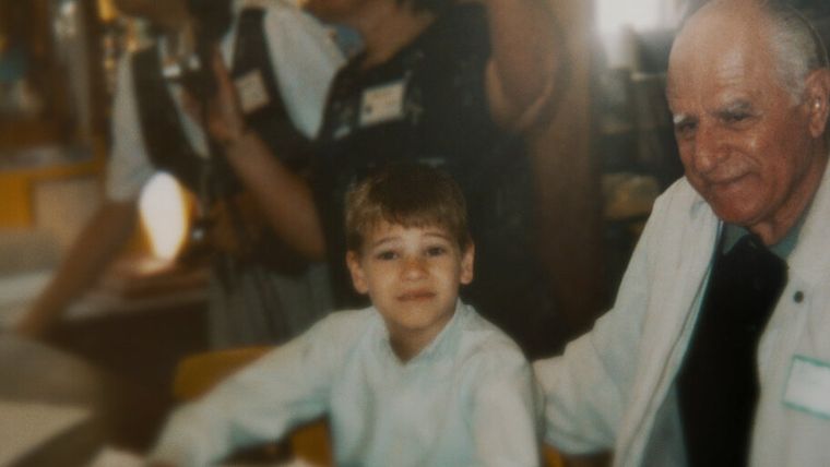 Nathan y su abuelo. Nathan y su abuelo. 