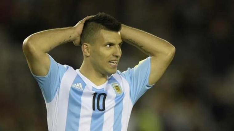 El Kun Agüero es el que más veces usó la 10 de Argentina en ausencia de Messi. El Kun Agüero es el que más veces usó la 10 de Argentina en ausencia de Messi.