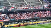 La hinchada de River en el estadio Lumen de Seattle. Foto: captura de TV. La hinchada de River en el estadio Lumen de Seattle. Foto: captura de TV.