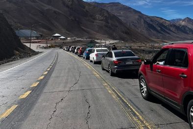 MDZol | Miles de turistas aprovechan el fin de semana largo para cruzar desde y hacia Chile Foto: MDZ