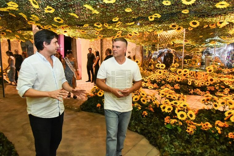Diego Costarelli, intendente de Godoy Cruz, recorrió la muestra. Diego Costarelli, intendente de Godoy Cruz, recorrió la muestra.