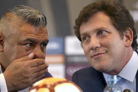 Claudio Tapia y Alejandro Domínguez mantuvieron una reunión en Buenos Aires. Claudio Tapia y Alejandro Domínguez mantuvieron una reunión en Buenos Aires.