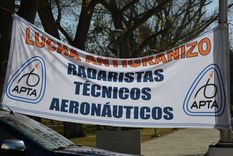 Productores y pilotos de APLA realizaron una movilización este martes. Foto: Rodrigo DAngelo / MDZ