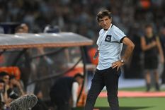 Costas recibió una noticia preocupante y tuvo que improvisar con un llamativo cambio.