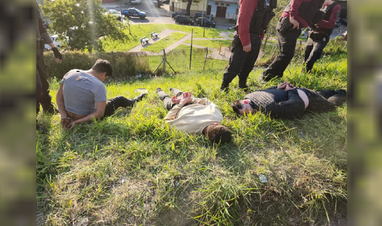 Los tres detenidos. Foto: NA