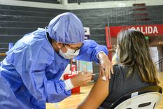 Muchas personas que recibieron la primera dosis, ya se preguntan cuándo les tocará la segunda. Foto: Gobierno de San Juan