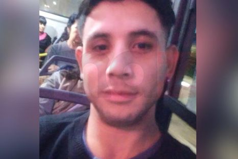 El presunto femicida atacó a Yolanda Cáceres cuando intentó abusar de su hija en Los Polvorines. El sospechoso, Esteban Amarilla, sigue prófugo. El presunto femicida atacó a Yolanda Cáceres cuando intentó abusar de su hija en Los Polvorines. El sospechoso, Esteban Amarilla, sigue prófugo.
