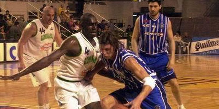 Libertad y Peñarol son semifinalistas de la Liga Nacional de Básquetbol.